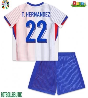 Frankrike Theo Hernandez #22 Bortaställ Barn EM 2024 Kortärmad (+ Korta byxor)